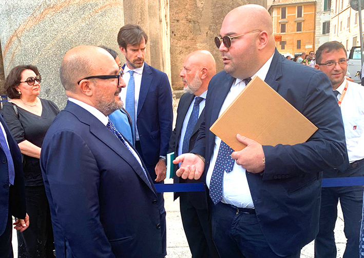Immagine di copertina: Il Sindaco di Montefredane Aquino a colloquio col Ministro Sangiuliano